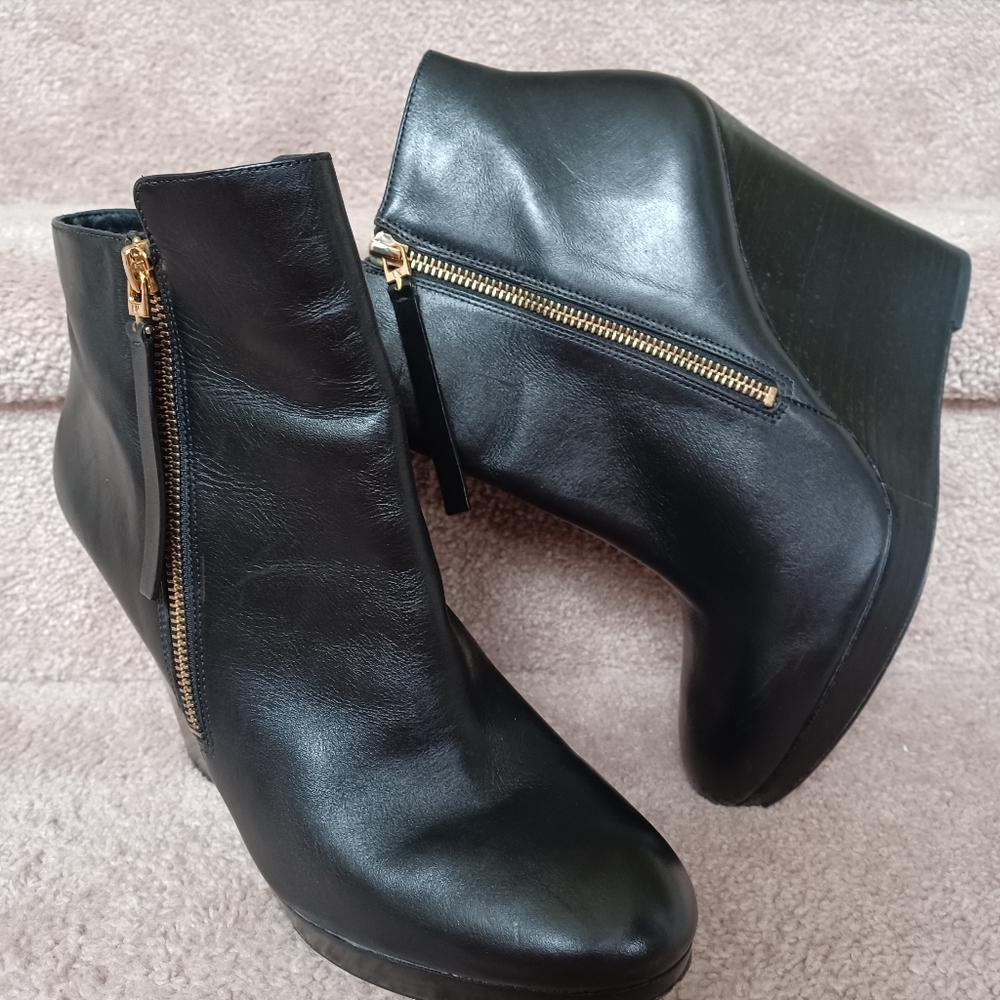 Michael Michael Kors Women's Clara Bootie Black Vachetta 11 M US